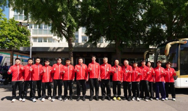 国乒伦敦世乒赛全新中国红队服亮相|合影|赛场|气势_新浪体育_新浪新闻