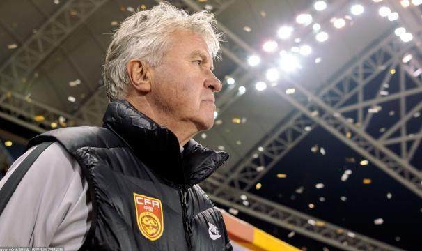 开云-希丁克宣布退休！曾执教国奥1年 输越南黯然下课