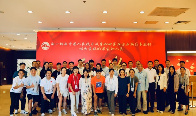 开云体育-王霜受邀观看阅兵式：很荣幸，深受鼓舞，感恩时代