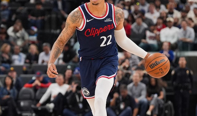 开云-哈登：我会帮乔丹·米勒&amp;桑德斯处于成功位置 但功劳是他们自己的