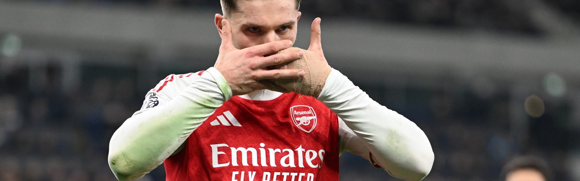 开云-加盟来首次！阿森纳官方：8场4球两助，约克雷斯当选1月最佳球员