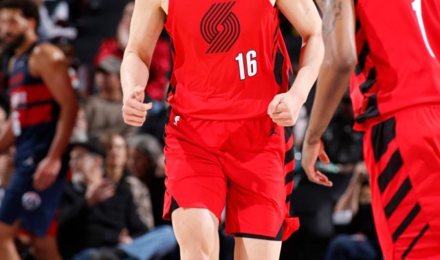 开云-杨瀚森6分4篮板阿夫迪亚20+7 开拓者轻取奇才