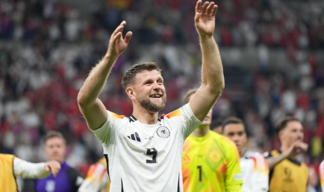 开云体育-隆戈：菲尔克鲁格脚趾并非骨折而是骨裂，可能缺席未来2场比赛