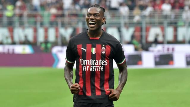1666176036405070179.jpg 18--ac-milan-will-rafael-leao-zum-topverdiener-der-serie-a-machen--aufmacher-.jpg